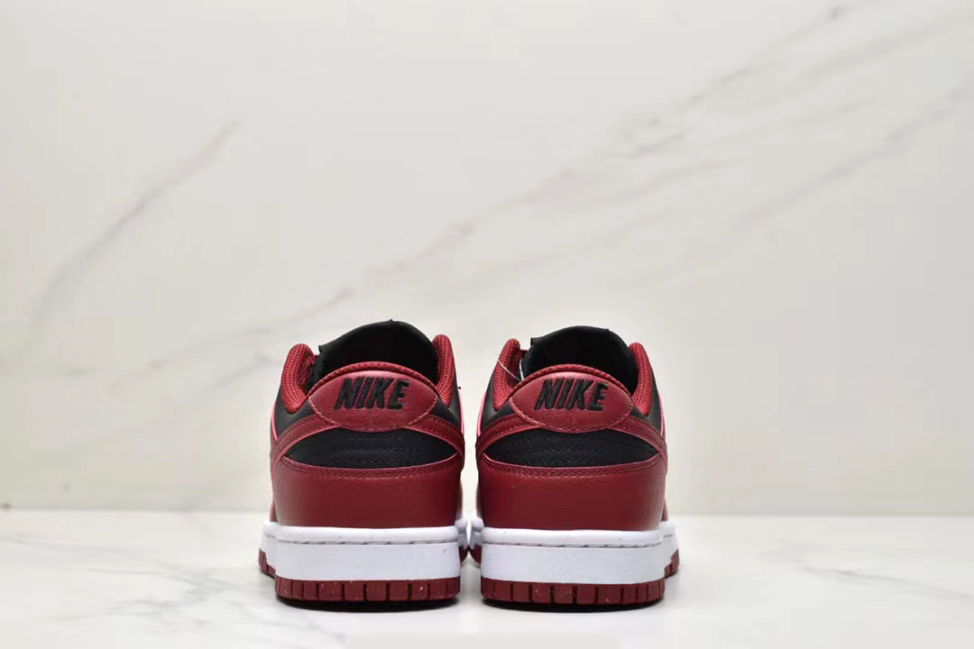 Nike dunk low 2025 red black