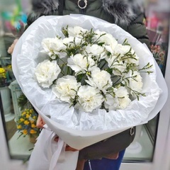Букет из 15 белых ароматных диантусов