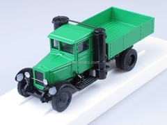 ZIS-21 gas generator green LOMO-AVM 1:43