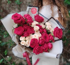 Qırmızı və ağ güllər №12 / Красные и белые цветы / White and red roses