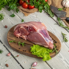 Бедро индейки на кости охлажденное / 800 гр