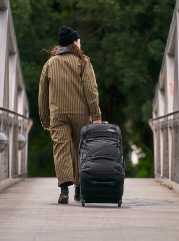 Картинка сумка на колесах Dakine D.101.2919 Black - 18