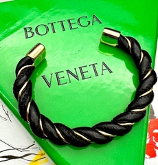 30455-braslet-lux-vitoj-iz-kozhi-i-latuni-v-stile-bottega