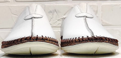 Белые слипоны мужские туфли без шнурков стиль смарт кэжуал летние Luciano Bellini 91724-S-304 All White.
