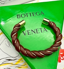 30455-braslet-lux-vitoj-iz-kozhi-i-latuni-v-stile-bottega