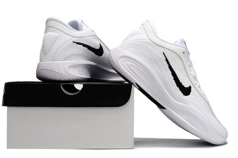 Nike GT Hustle Academy 'White' 