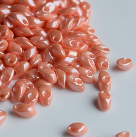 LMA-0429 Бисер-лепестки Миюки Лосось непрозрачный /Miyuki long Magatama Opaque Salmon