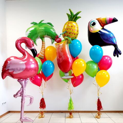 Композиция из ярких воздушных шаров с гелием 