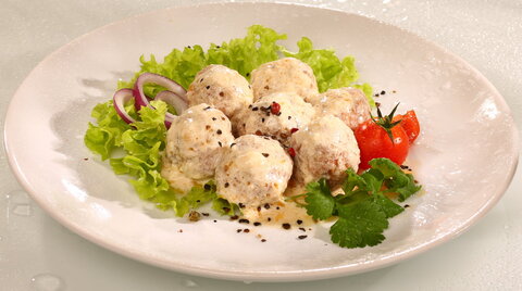 Фрикадельки из кролика в сливочном соусе