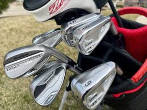 Сумка для клюшек SRIXON PREMIUM STAND