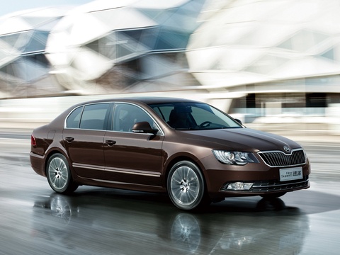 Чехлы на Skoda Superb 2013–2015 г.в.