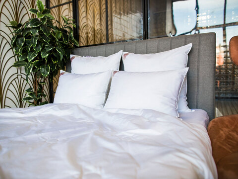 Подушка средняя 68х68 German Grass Luxury Silk