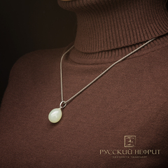 Кулон яйцо реплика К. Фаберже. Буромский нефрит.