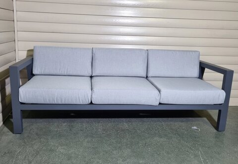 Диван трехместный из алюминия Graphite