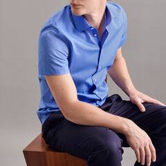 Сорочка мужская Seidensticker Slim Fit 01.666261-11 синяя, короткий рукав