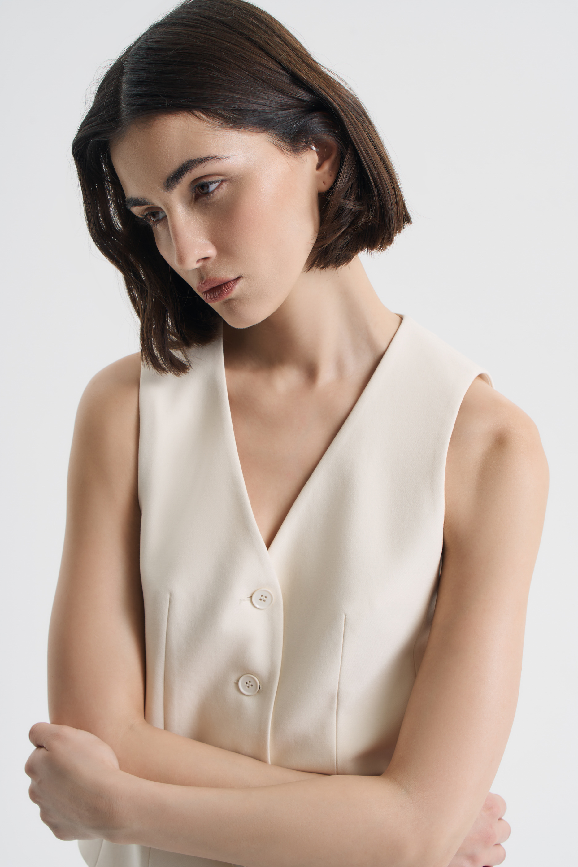 Жилет приталенный