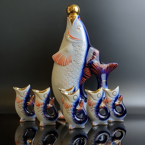 Графин фарфоровый Рыбки с 6 рюмками, стопками, комплект, клеймо ГФЗ Городница завод, винтаж,СССР 1960-1970 гг