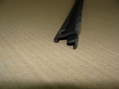 Уплотнение опускного стекла УАЗ-3163 нижнее, внутренний, передней двери, левый/правый