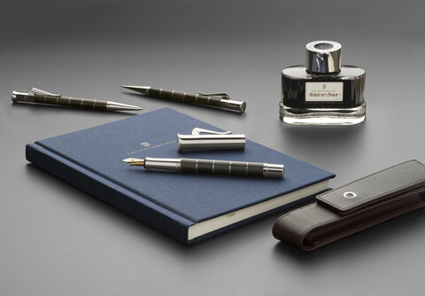 Карандаш механический Graf von Faber-Castell Classic Anello Ebony Wood Platinum, 0.7 mm (135534)