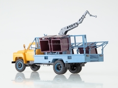 GAZ-53 M-30 Container garbage truck early yellow-blue 1:43 Start Scale Models (SSM)