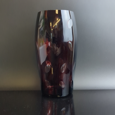 Ваза для цветов рубиновое красное стекло с резным декором, 19.5 см, винтаж СССР 1970-1990 гг