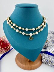 kole-choker-dvuhryadnyj-iz-zhemchuga-s-podveskoj-cdior