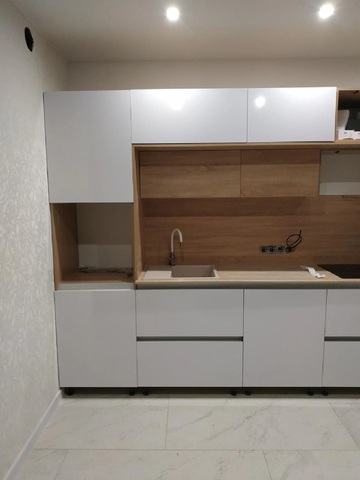 Центральная секция Карина 2.2 м белый глянцевый / сонома