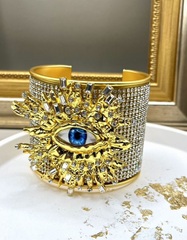 braslet-manzheta-glaz-s-kristallami-v-stile-schiaparelli