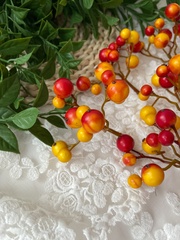 Ягоды рябина желто-оранжевые, искусственные на ветке, зонтиком, 9-15 мм, набор 10 шт.