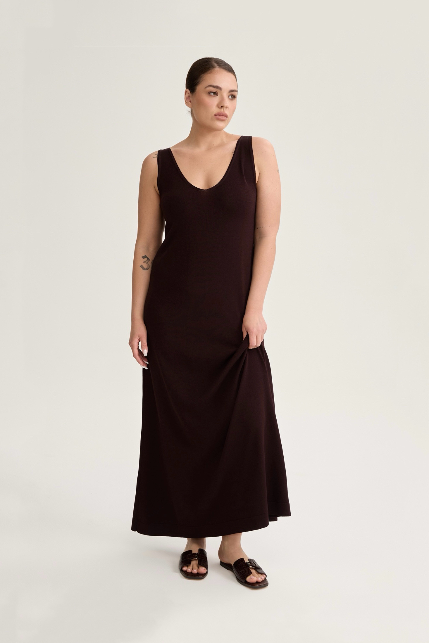 Платье-майка вязаное с круглым вырезом, шоколад