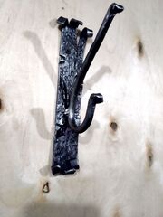 Кованая вешалка