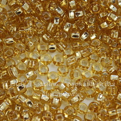 17020 Бисер 6/0 Preciosa прозрачный золотой с серебряным квадратным центром