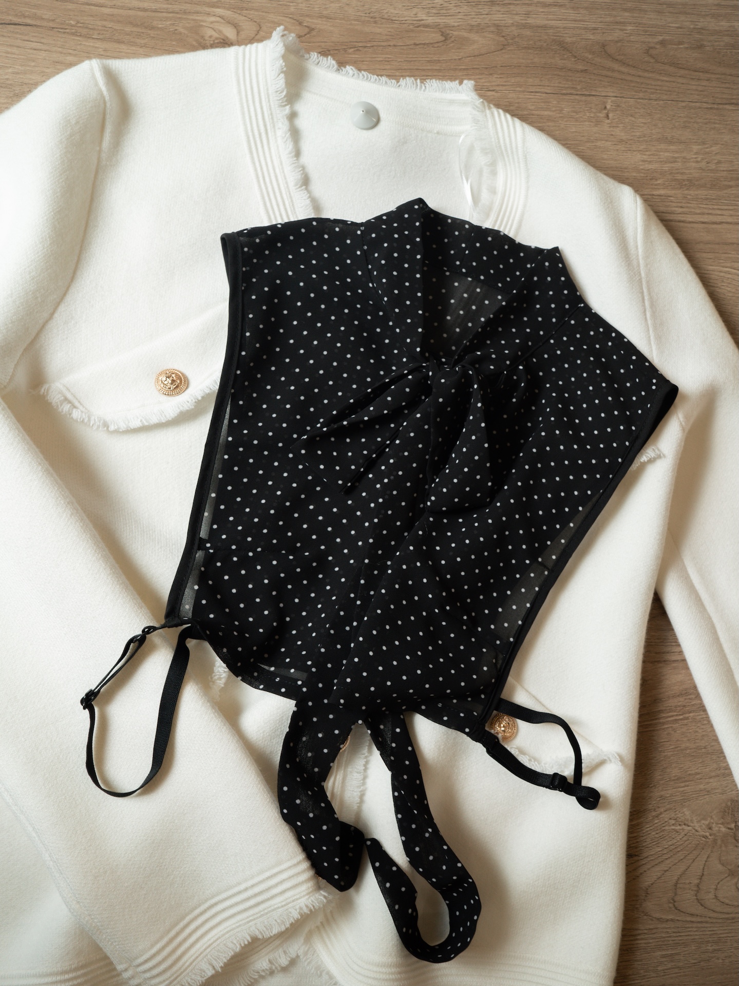 Манишка в горошек с галстуком