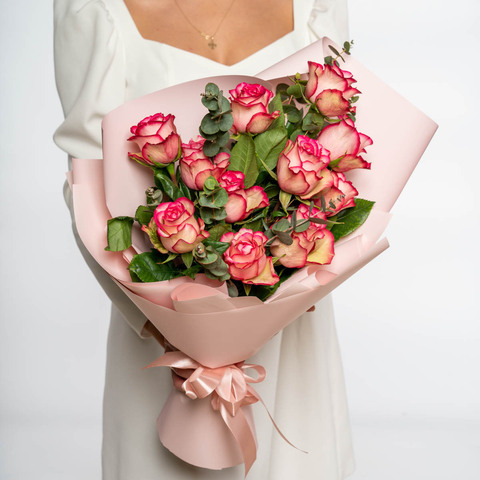 Букет 11 розово-красных роз Эквадор