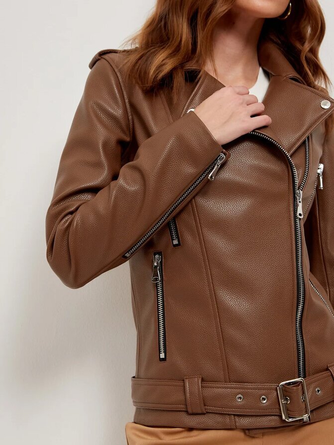 Куртка из экокожи шоколадного цвета