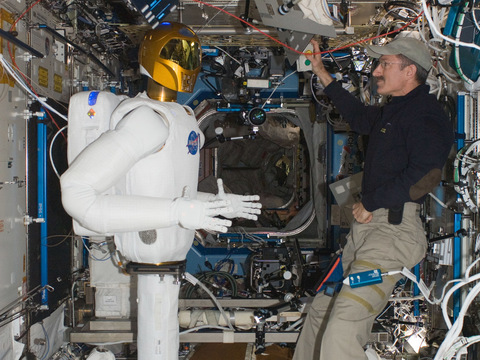 Робот Robonaut 2