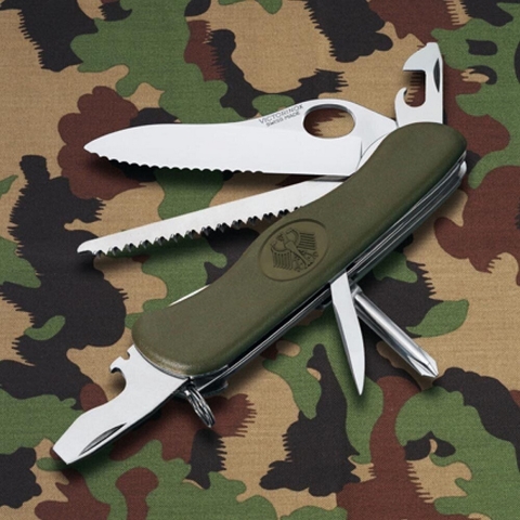 Нож складной Victorinox Military, 111 mm, 10 функций, Green (0.8461.MW4DE)