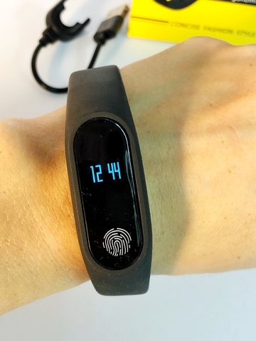 Фитнес часы-браслет M2 (intelligence health bracelet)