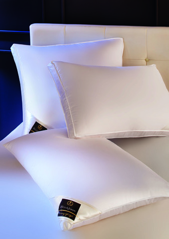 Подушка пуховая жесткая 65х65 Brinkhaus Down Around