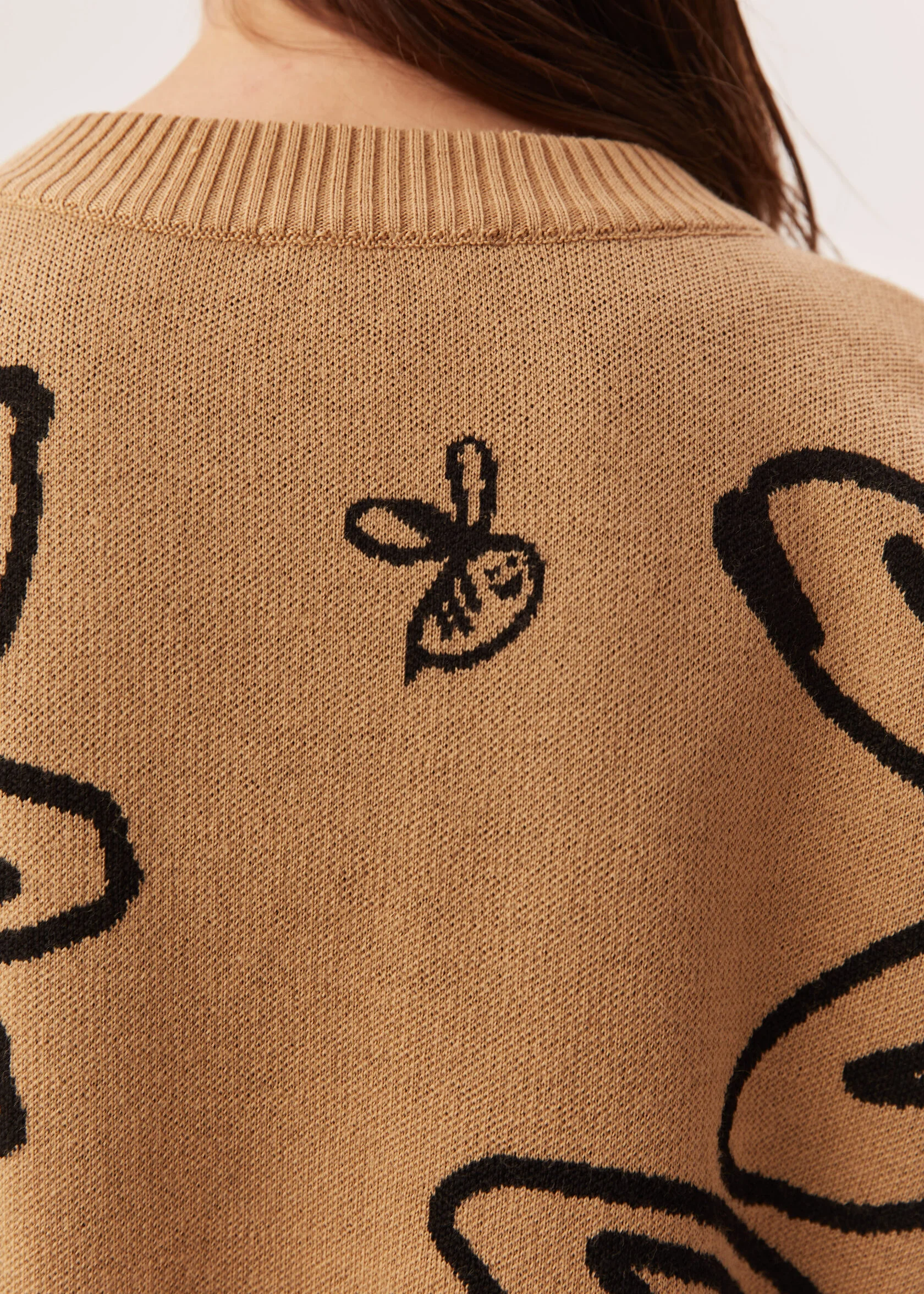 Джемпер MAGIC FLOWERS бежевого цвета