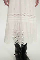 Платье белое с рукавом 3/4