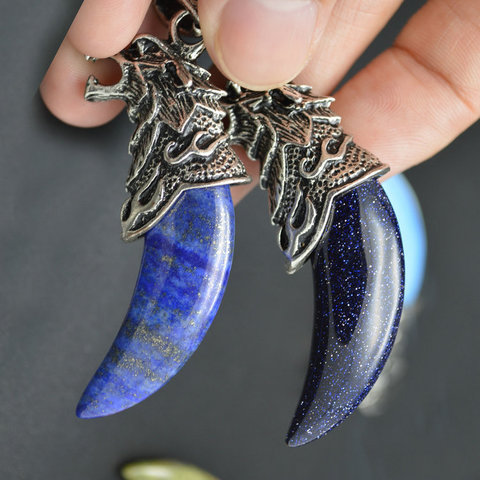 Stone Wolf Teeth Pendant Mixed Color