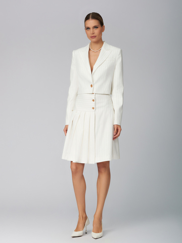 Женский белый костюм двойка с юбкой и укороченным жакетом
