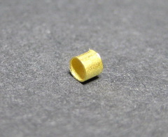 Кримпы - зажимные бусины - трубочки 1,5-1,8 мм (цвет - золото), 2 гр (примерно 300 штук)