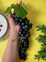 Виноград искусственный натуралистичный, БОЛЬШАЯ ГРОЗДЬ, длина 33 см., более 100 ягод, цвет темный, 1 гроздь.