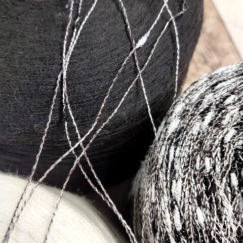 Лен (35%) с люрексом и шишибриками NODINO DI LINO 600 черно-белый