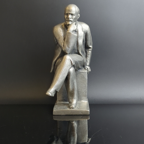 Статуэтка. В.И. Ленин в раздумье. Силумин. СССР