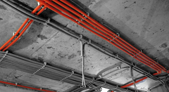 Монтаж кабеля в гофре на потолке 3х2,5 и 3х1,5