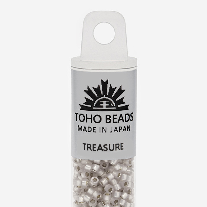 Японский бисер TOHO Treasure (№PF2101), с внутренним серебрением, непрозрачный глянцевый