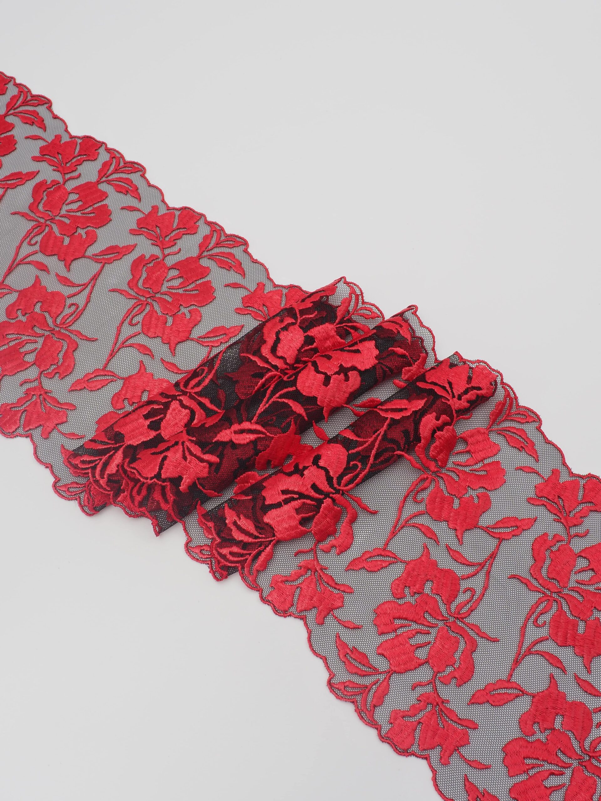 Вышивка на сетке черная с красным неэластичная ширина 17 см